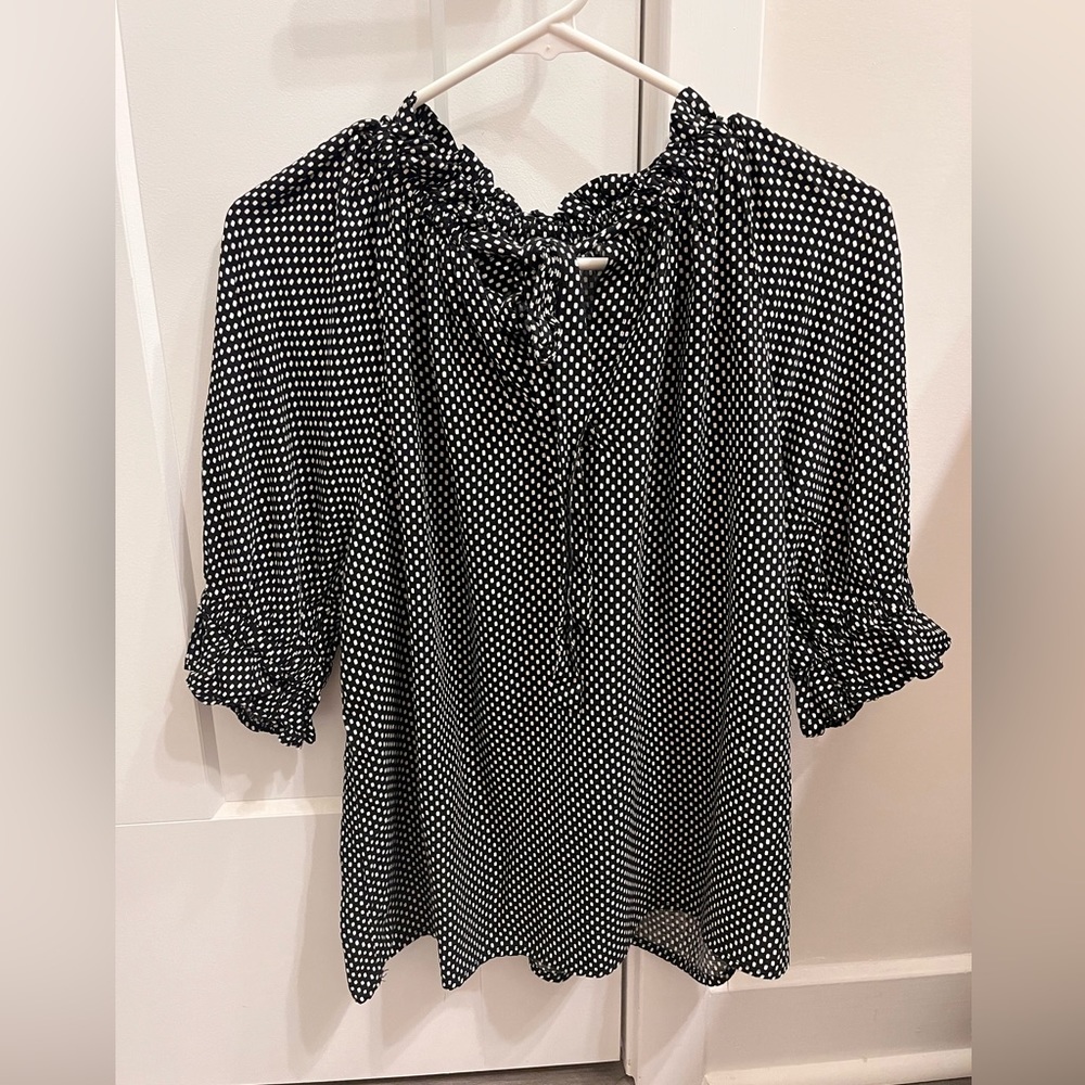 Black/white polka dot blouse Size medium